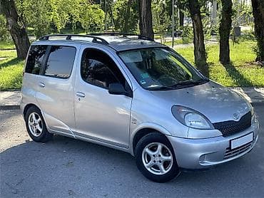 coroll: Toyota Yaris Verso: 2001 г., 1.3 л, Механика, Бензин, Минивэн — 1