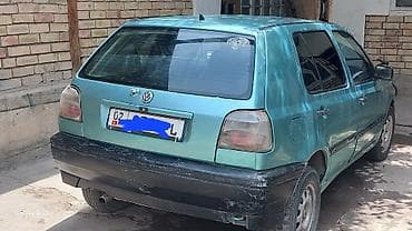 Volkswagen Golf: 1995 г., 1.6 л, Кол менен иштөөчү, Бензин, Хетчбек — 2