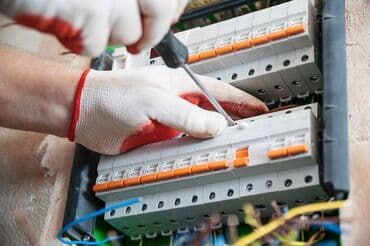 цены на электромонтажные работы в бишкеке: Электрик | Установка счетчиков, Монтаж выключателей, Монтаж проводки Больше 6 лет опыта — 1