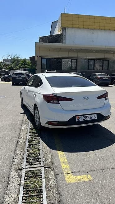 Продажа авто: Hyundai Avante: 2018 г., 1.6 л, Автомат, Газ, Седан — 2