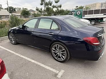 v class: Mercedes-Benz E-Class: 2018 г., Седан — 2