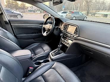 Продажа авто: Hyundai Avante: 2019 г., Автомат, Бензин, Седан — 5