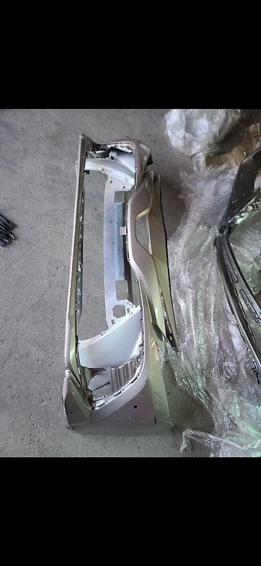 lexus e: Бампер Lexus — 1