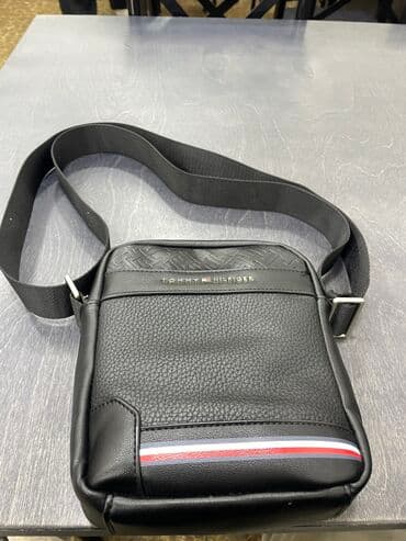 брендовая сумка: Барсетка, Tommy Hilfiger, Материал: Экокожа, Застежка на молнии, Множество карманов, Оригинал, Новый — 1