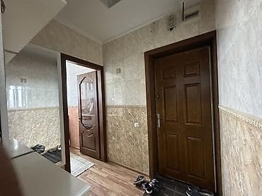 70 сом: Сдается 3 комнатная квартира с свежим ремонтом 7микрорайоне на против — 8