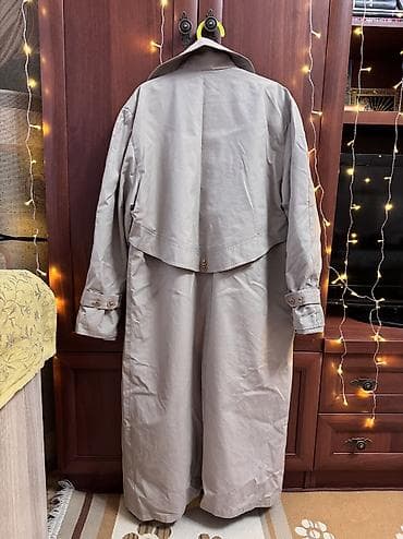 белый тренч: Тренчи светло‑бежевого цвета. Винтаж. Размер M. 2 шт. Цена указана за — 4