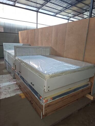 кровать из палет: Двуспальная кровать, Новый, С мягким изголовьем, длина - 200 см — 30