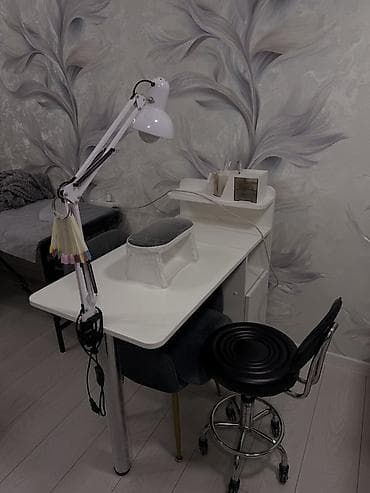 Сдаю Маникюрный стол с оборудованием для мастера ногтевого сервиса — 2