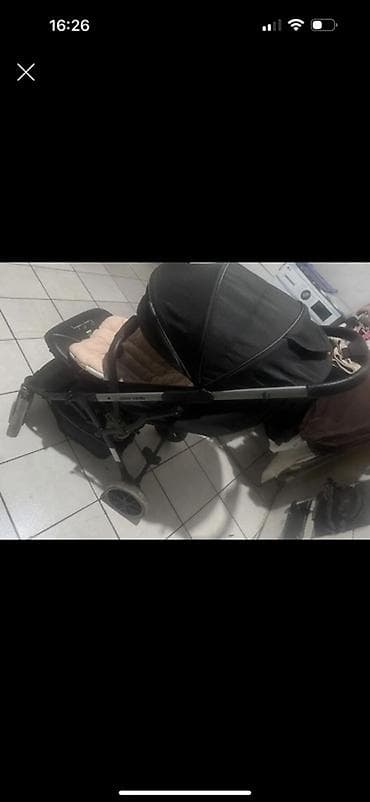 Прогулочная коляска - Компактная складная рама с ручкой-переноской -