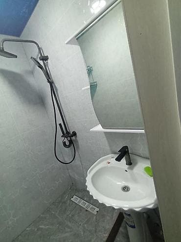 бассейн с шарами: Душевая зона с оборудованием и отделкой - Полноценная душевая без — 4