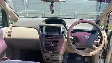 Toyota Nadia: 2002 г., 2 л, Автомат, Бензин, Минивэн — 6