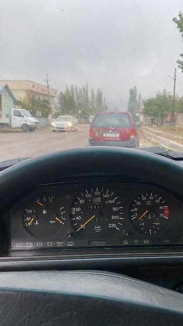 клыки на легаси: Mercedes-Benz W124: 1991 г., 2 л, Механика, Бензин, Седан — 4