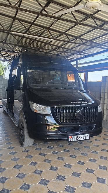 услуга отопления: Mercedes-Benz Sprinter 314 CDI — VIP-микроавтобус черного цвета — 2