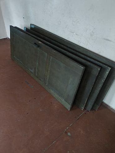 зеркало с подсветкой: Деревянные межкомнатные двери с коробками Состояние отличное. Материал — 2