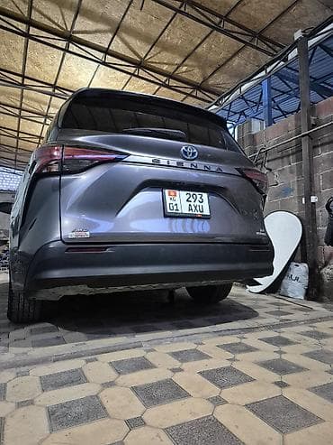 prius plus: Toyota Sienna: 2021 г., Гибрид, Минивэн — 9