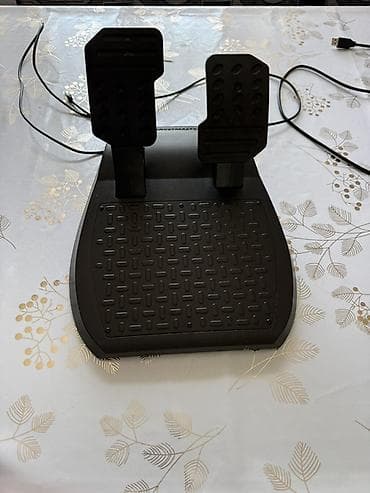 Игровой руль с педалями Thrustmaster Ferrari (USB) Комплект: - Руль с — 2