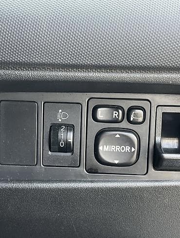 торг: Toyota Ist: 2003 г., 1.5 л, Автомат, Бензин, Хэтчбэк — 8