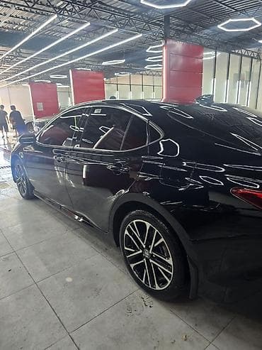 Транспорт: Toyota Camry: 2026 г., Автомат, Гибрид, Седан — 10