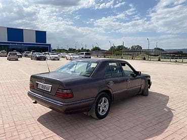 Унаа сатуу: Mercedes-Benz W124: 1995 г., 2.2 л, Кол менен иштөөчү, Бензин, Седан — 3