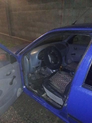 чехол на мазду: Mazda 121: 1997 г., Хэтчбэк — 2