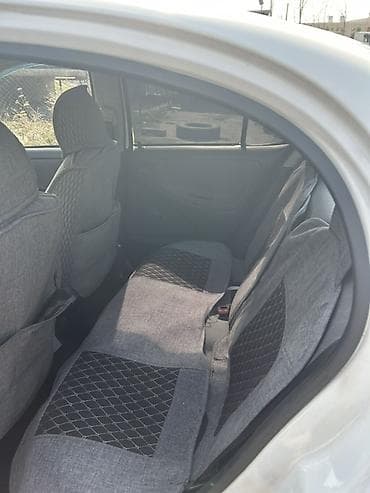 Toyota Echo: 2003 г., 1.5 л, Автомат, Бензин, Седан