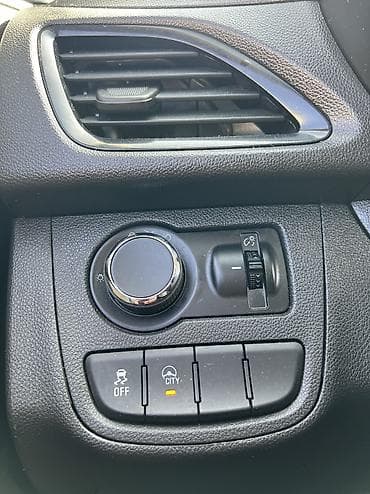 американский авто: Chevrolet Spark: 2018 г., 1 л, Вариатор, Бензин, Минивэн — 7