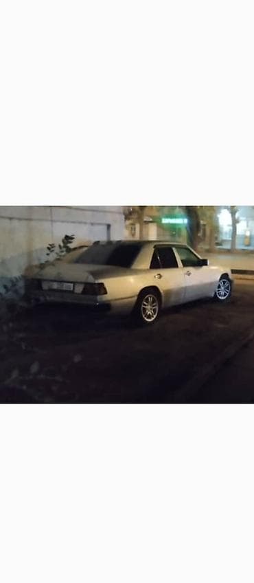 camry 80: Mercedes-Benz W124: 1992 г., Седан — 1