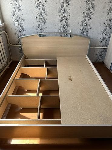 камод плосмаса: Кровать 160x200, шкаф 230х195х55 туалетный столик и комод в новом — 1