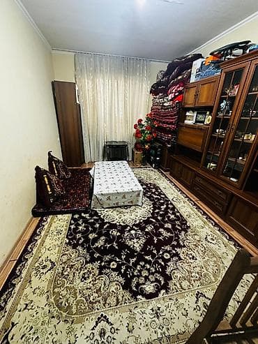 Кыймылсыз мүлк: Продается в центре города 3 комнатная квартира к этаже 77 серии. В — 10