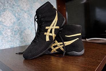 Мужские кроссовки, 43, Asics, Б/у, цвет - Черный, Самовывоз at lalafo.kg Мужские кроссовки, 43, Asics, Б/у, цвет - Черный, Самовывоз