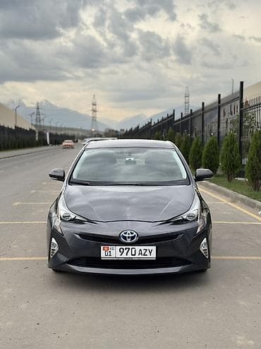 Транспорт: Toyota Prius: 2018 г., 1.8 л, Вариатор, Гибрид, Лифтбек — 2