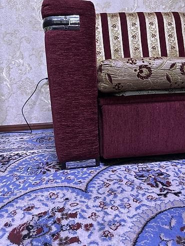 уголки метал: Угловой диван, C подушками — 5