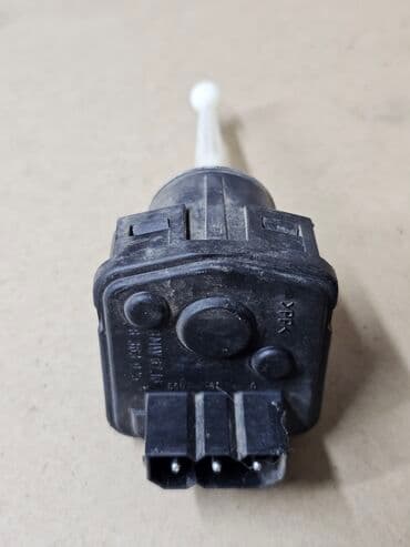 купить фары хелла блек на бмв е34: Корректор фар BMW E36. ОРИГИНАЛ б/у, из Германии, привозной. Мотор — 5