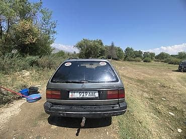 Volkswagen Passat: 1992 г., 1.8 л, Механика, Газ, Универсал — 8