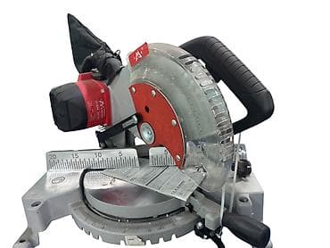 макита пила: Торцовочная пила (усовочная) 255 мм Характеристики: - Диаметр диска — 1