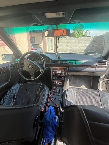 салон сиденья на мерседес 124: Mercedes-Benz W124: 1993 г., Седан — 6