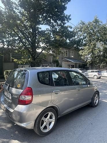 Honda Jazz: 2005 г., 1.3 л, Механика, Бензин, Хэтчбэк — 6