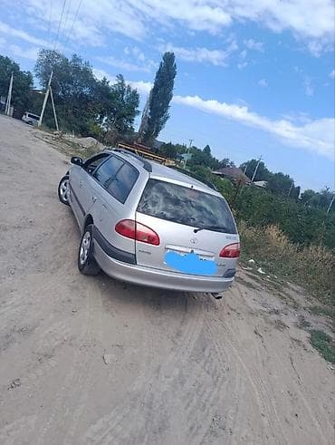 Toyota Avensis: 2001 г., 2 л, Кол менен иштөөчү, Дизель, Универсал — 4