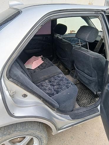 перья: Toyota Carina: 1988 г., 1.8 л, Ручные, Бензин, Седан — 4