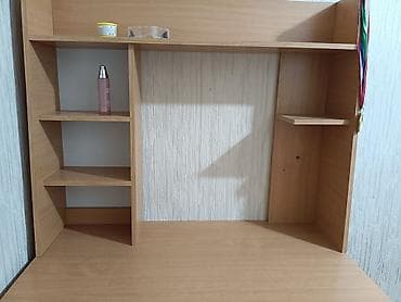 офисные тумбы: Компьютерный стол, С полками — 1