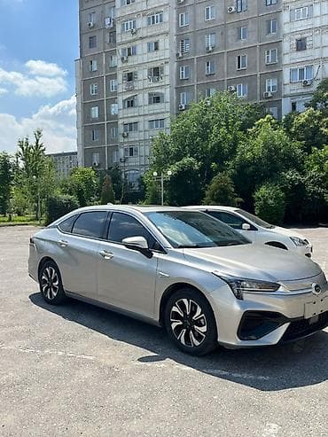 Hozon: Aion S — электрический седан silver/серого цвета. 2022г запас хода — 3