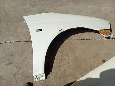 Передние крылья для автомобиля (левое и правое), цвет белый