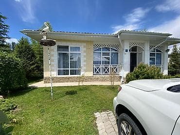 kyrgyz home: Коттедж, Домик у Озера ЦО Dordoi Resorts, Кош-Кол, Парковка, стоянка, Охраняемая территория, Футбольное поле — 3