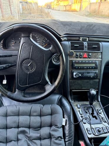 полированная машина: Mercedes-Benz E-Class: 1998 г., 3.2 л, Автомат, Бензин, Седан — 4