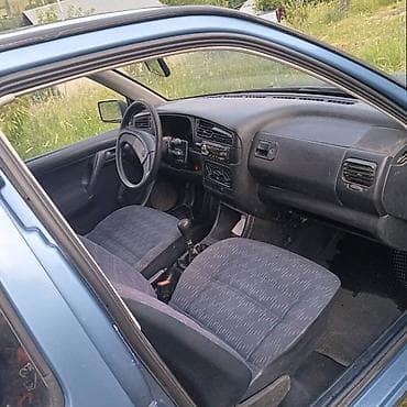 Продажа авто: Volkswagen Golf: 1993 г., 1.6 л, Механика, Бензин, Хэтчбэк — 3