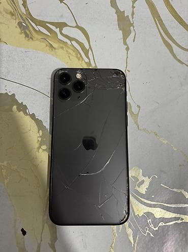 Техника и электроника: IPhone 11 Pro, 256 ГБ, серый космос - Экран: есть скол на экране (со — 1