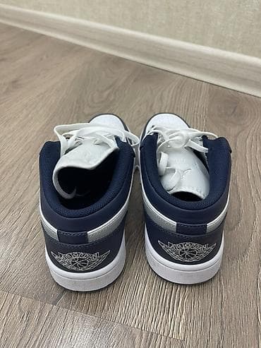 Мырзалардын бут кийими: Новые кроссовки Nike Air Jordan 1 Low - Модель: 55 - Размер на — 5