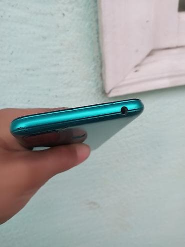 intel xeon: Смартфон itel (зелёный градиент) - Дисплей: полноразмерный сенсорный — 6