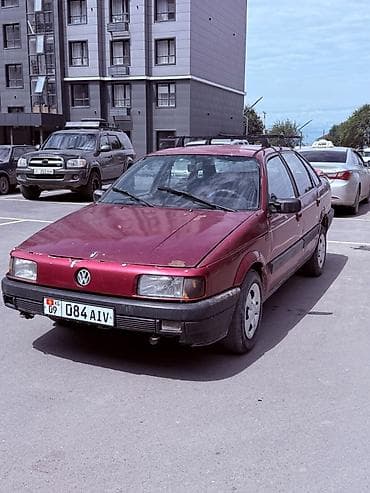 1994: Volkswagen Passat: 1994 г., Механика, Бензин, Лифтбек — 1