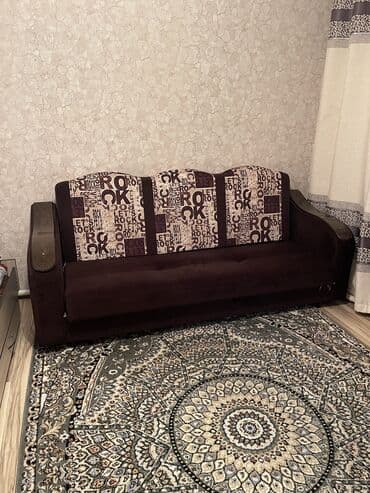 детский письменный стол для двоих: Раскладной диван, Б/у — 2